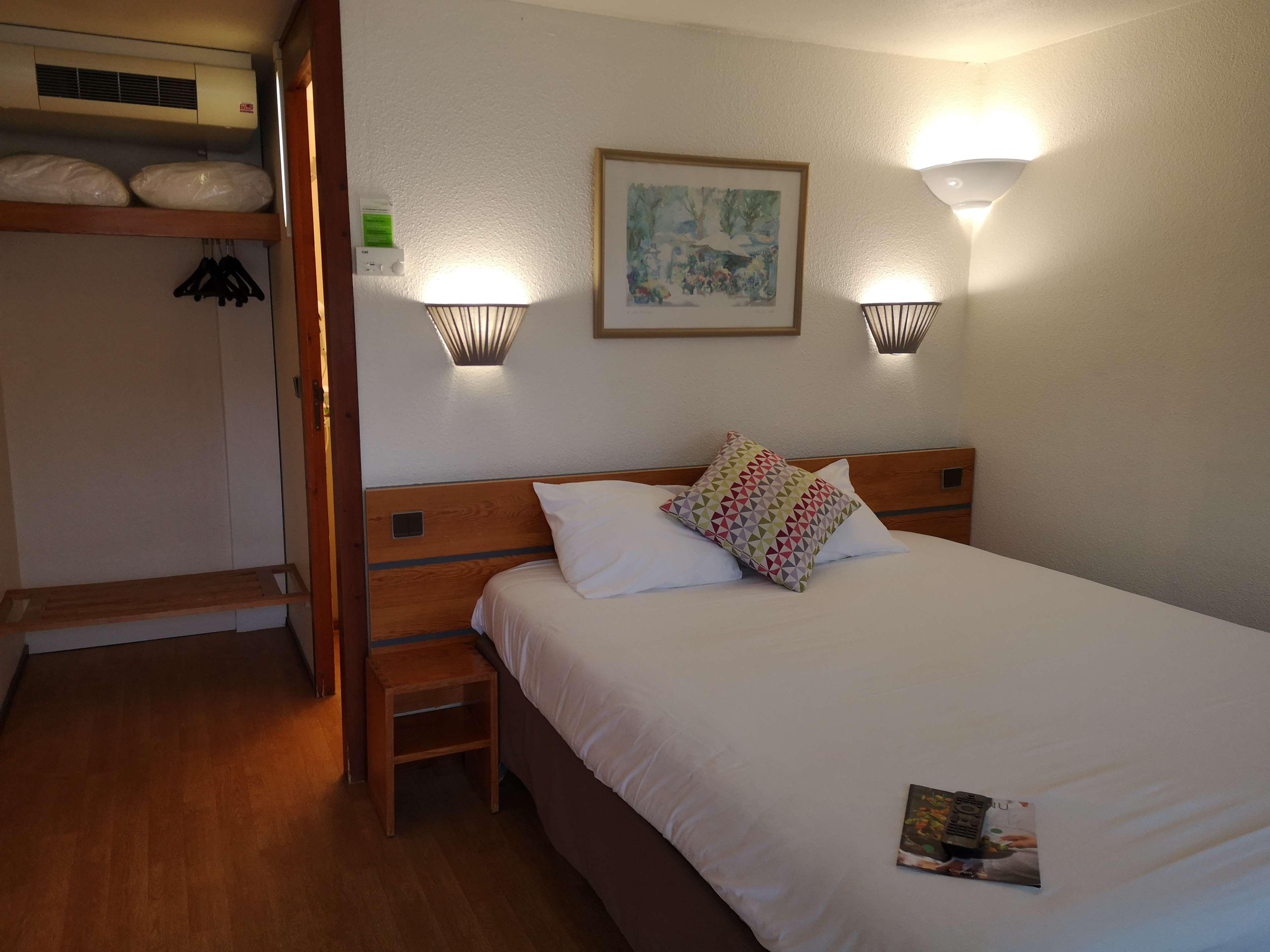 Campanile Angers Ouest - Beaucouze Hotell Exteriör bild
