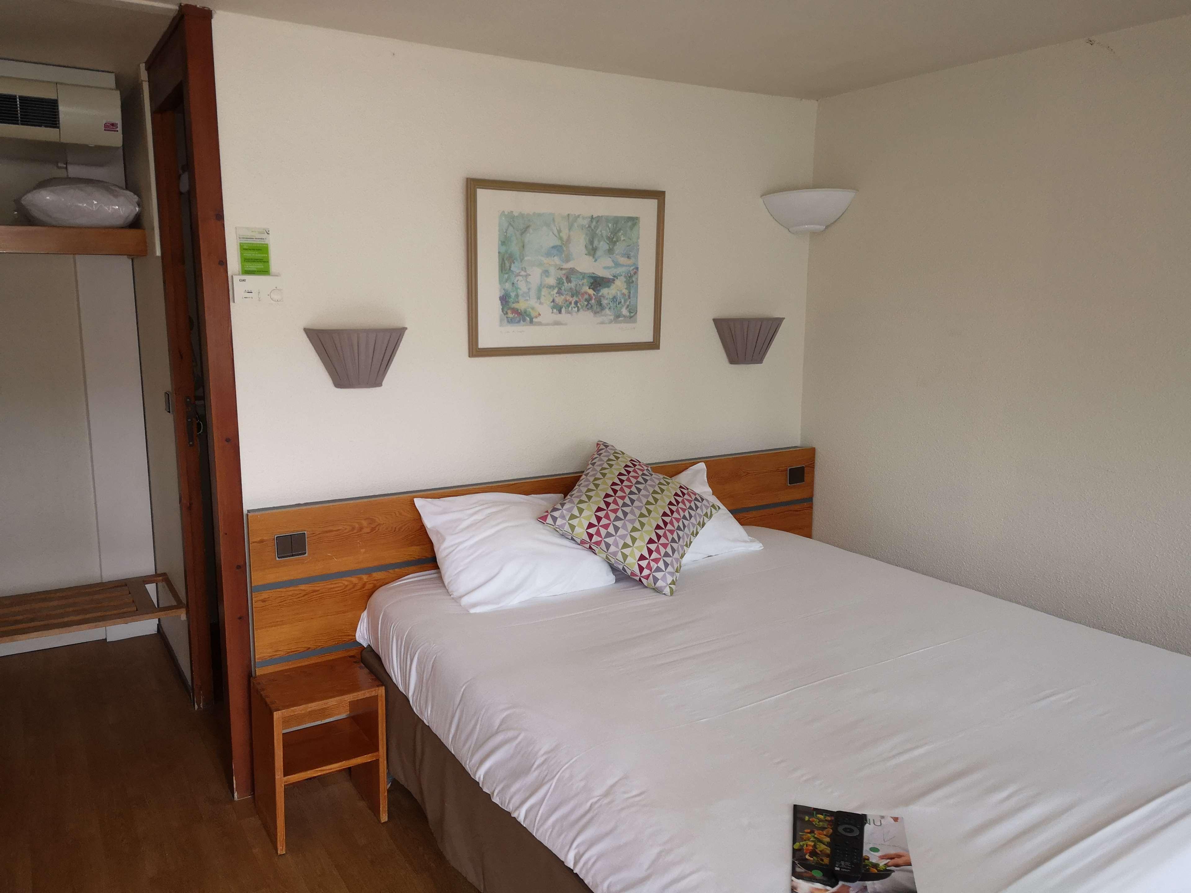 Campanile Angers Ouest - Beaucouze Hotell Exteriör bild