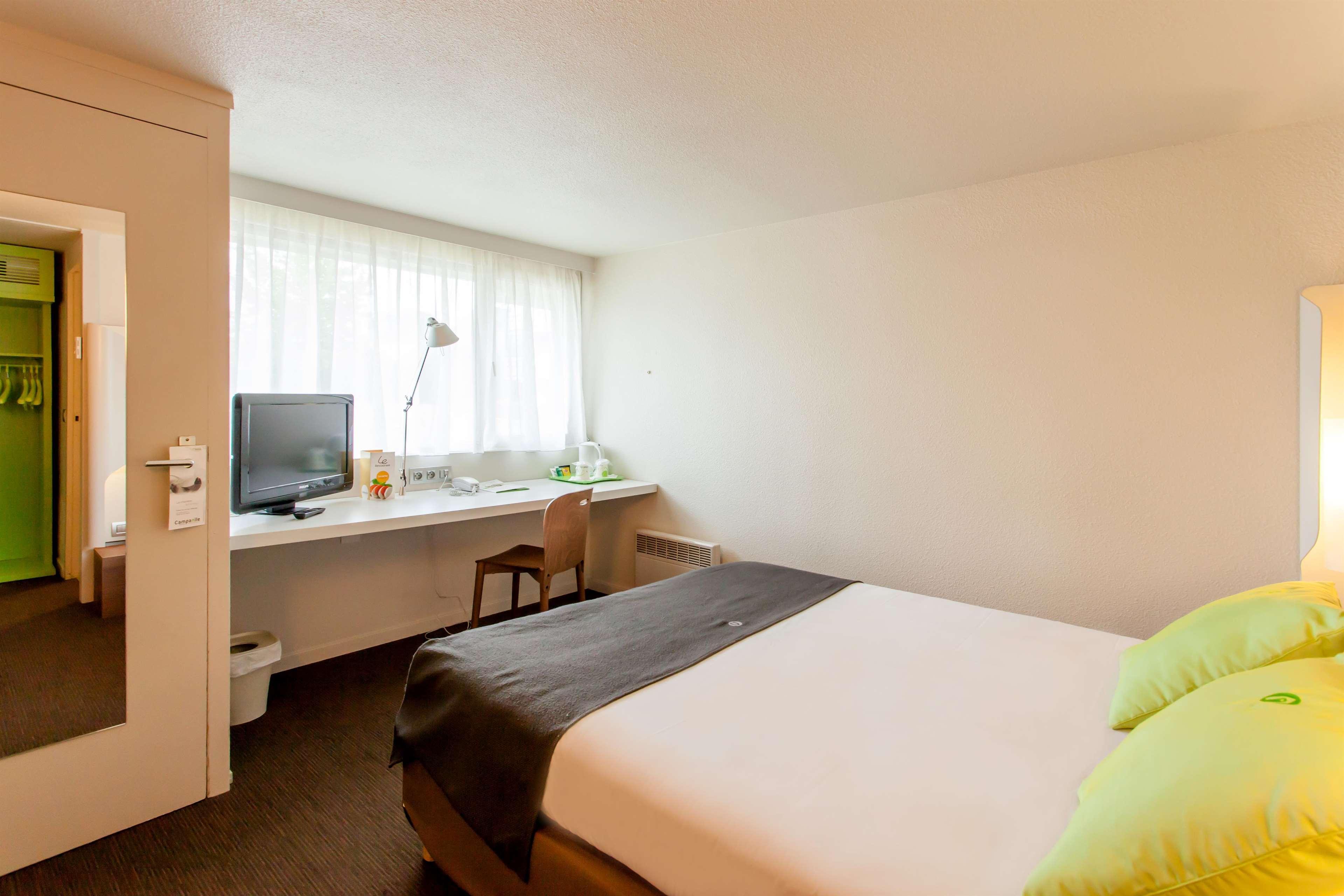 Campanile Angers Ouest - Beaucouze Hotell Exteriör bild