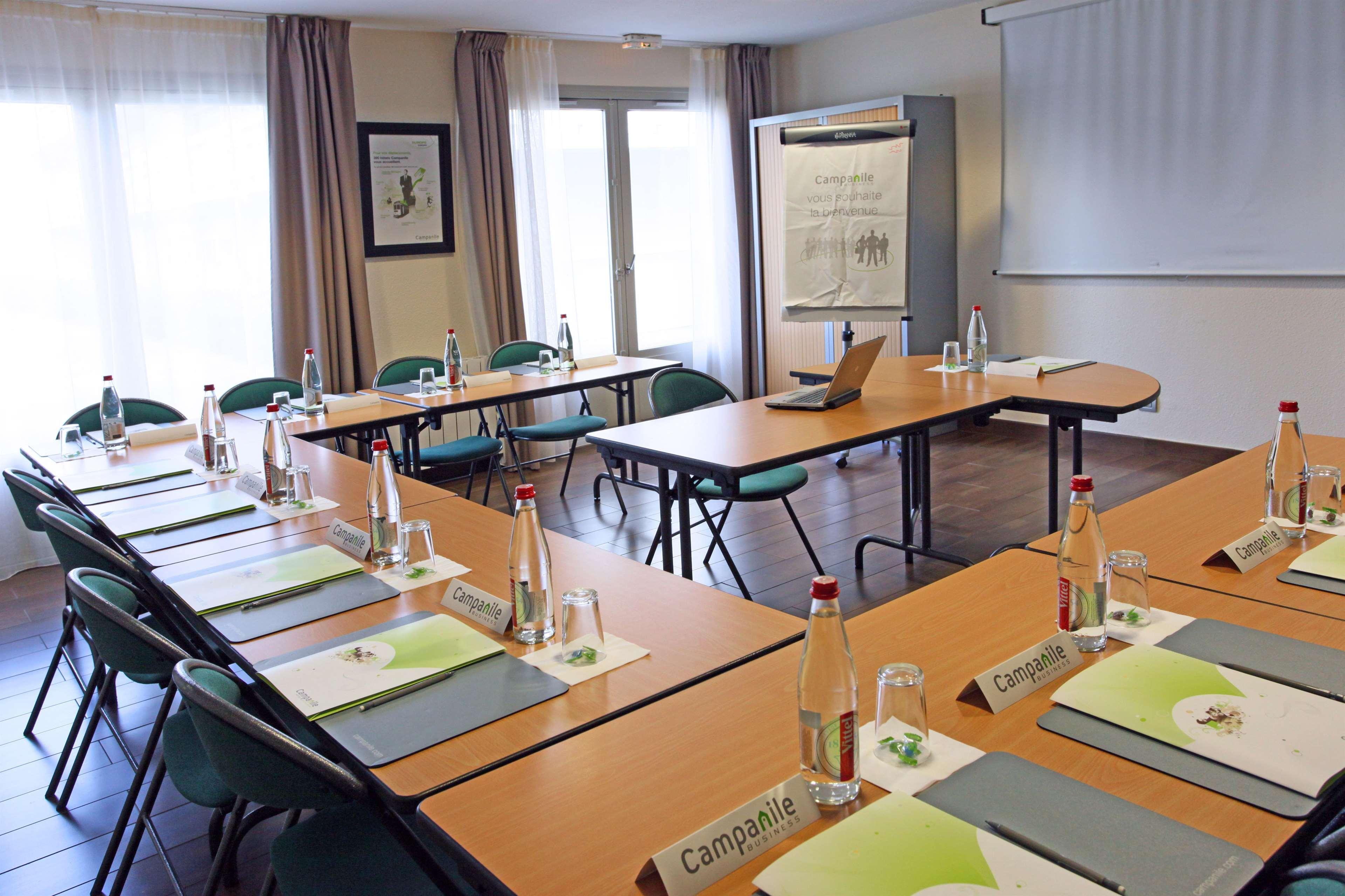 Campanile Angers Ouest - Beaucouze Hotell Exteriör bild
