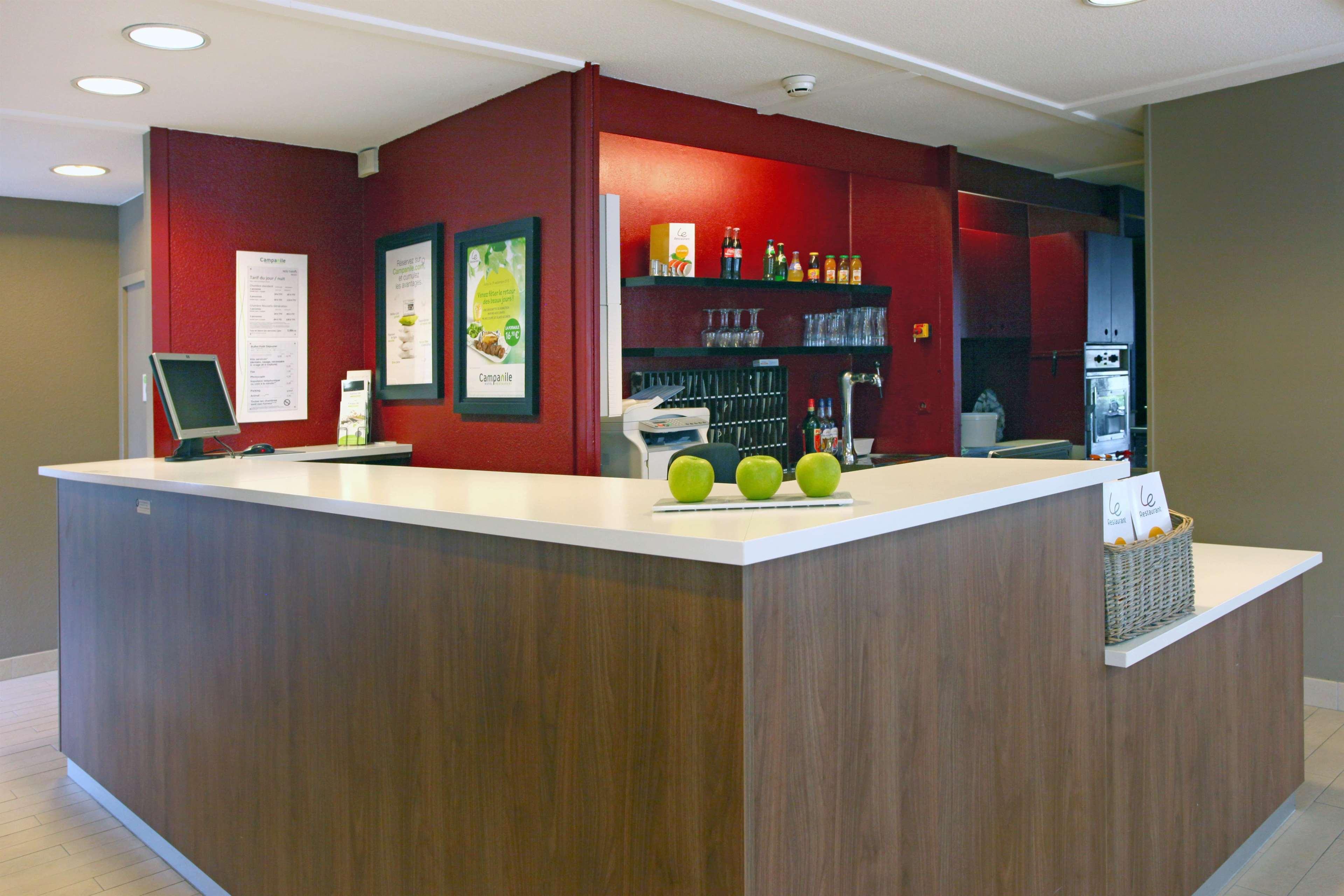 Campanile Angers Ouest - Beaucouze Hotell Exteriör bild