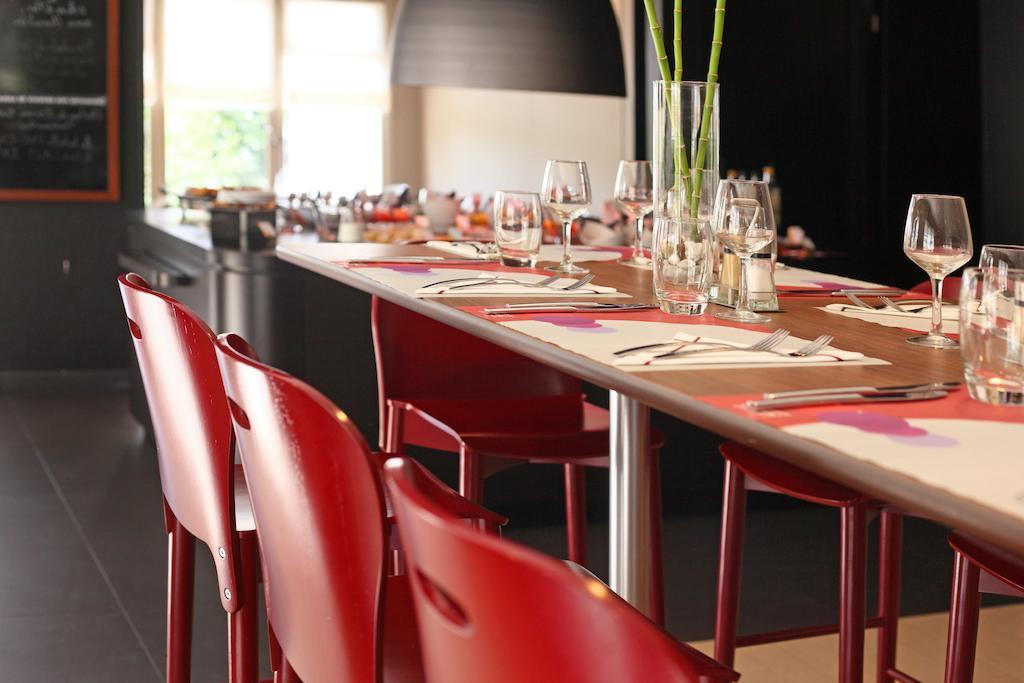 Campanile Angers Ouest - Beaucouze Hotell Exteriör bild