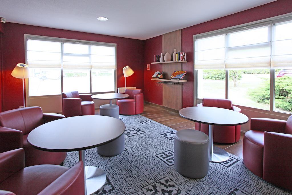 Campanile Angers Ouest - Beaucouze Hotell Exteriör bild