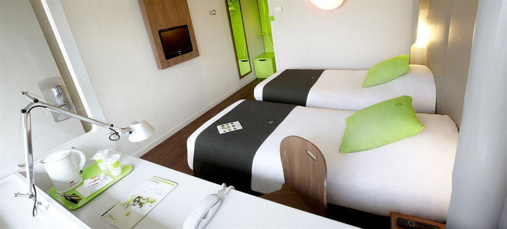 Campanile Angers Ouest - Beaucouze Hotell Exteriör bild